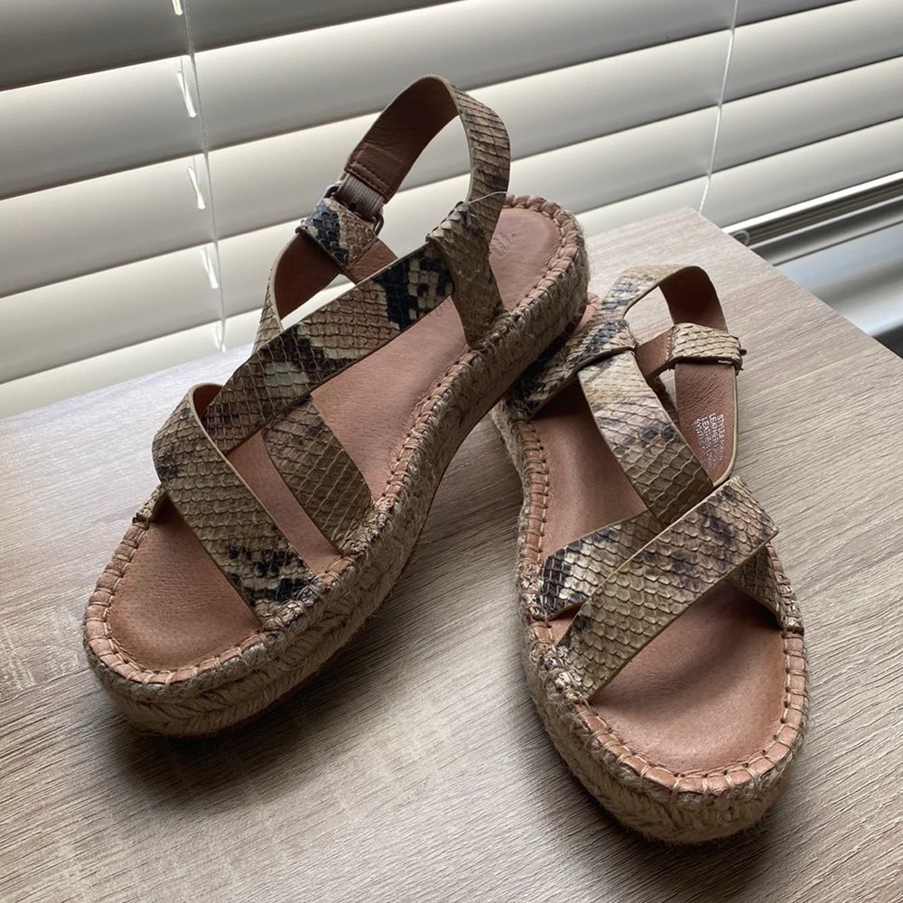 NWOT. Madewell Malia Snakeskin Espadrilles